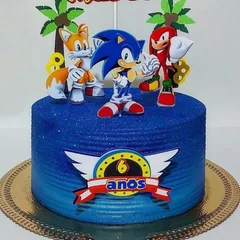 Bolo de Aniversário Personalizado "GG" - Serve de 55 a 65 fatias