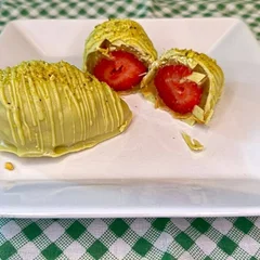 Bombom de morango com pistache