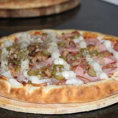 Pizza  Siciliana + Refrigerante