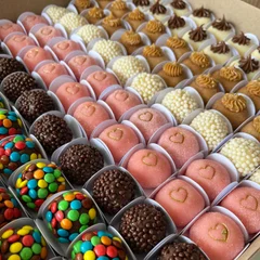 Caixa 100 Brigadeiros gourmet 