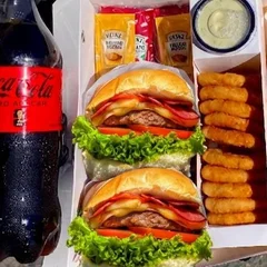 Box Trad's M (2 Lanches Tradicionais + Porção + Molho + Bebida) 