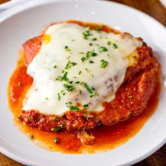 Filé de Tilápia à Parmegiana com Fritas