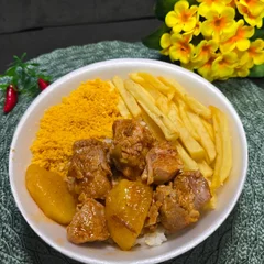Pernil cozido com Batata P - Batatinha e Farofa