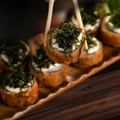 Hot Rolls com Couve Crispy  - especial