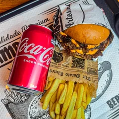 🍔🍟🥤 Combo Cheddar Melt 2.0 + Batata + Coca-Cola