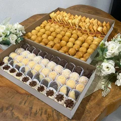Combo 03- Caixa de 50 Brigadeiros + 100 Salgados= Descontos