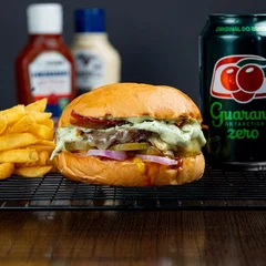 Combo Dom Pedro Ii (Burger + batata + refri)