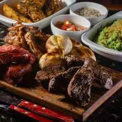 Parrillada do Dom | Para 4 Pessoas | 4 Acompanhamentos + Guarnição