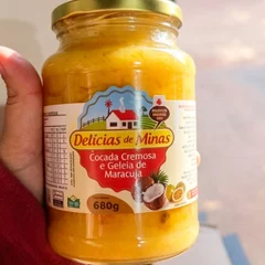 Cocada cremosa com geleia de maracujá 
