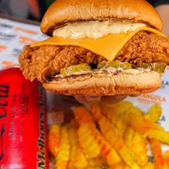 Frangola Tasty + Fritas + Bebida