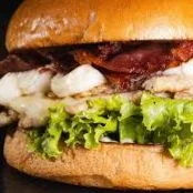Filé de Frango ao Molho Real com Catupiry e Bacon