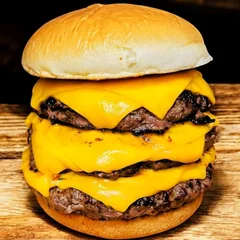Triplo Cheesburguer