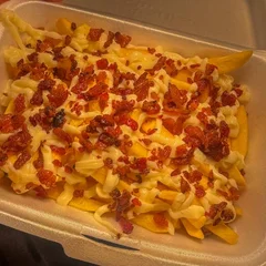 Fritas com Catupiry e bacon.