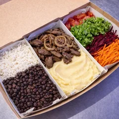 Iscas de Fígado + Purê de Batata + Arroz e Feijão + Salada