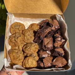 Caixa Mini Cookies e Mini Brownies