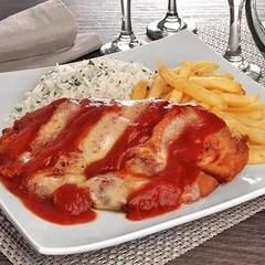 Especial Filé de Peixe a Parmegiana + Arroz e Fritas Premium (Serve 1 Pessoa)