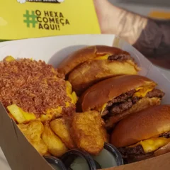 🔥 Box - 3 x Smash PCQ + Coca-Cola 2 litros +Batata + Nuggets
