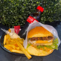 Combo X-Egg Bacon + Fritas + 1 Coca Normal Pet