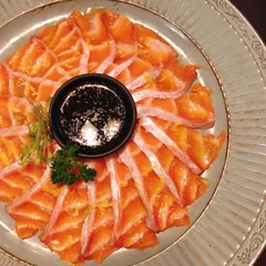 Usuzukuri de Barriga de Salmão Trufado