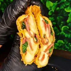 Pastel 31 - Presunto com queijo e manjericão