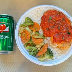 Frango Parmegiana & Legumes + lata Guaraná + R$ 14,99 leve outra marmitex