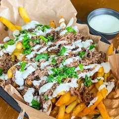 Fritas com costela bovina desfiada