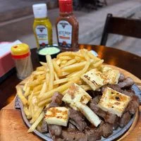 Picanha maturada c/ fritas e queijo coalho.
