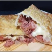 Pastel de Calabresa c/ mussarela