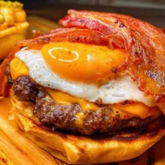 BURGER EGG BACON