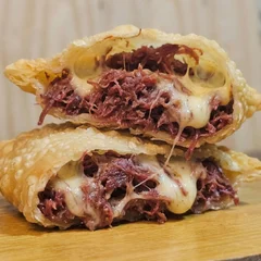 Pastel de Carne Seca com Queijo