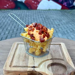 BATATA COM CHEDDAR E BACON ACOMPANHAMENTO