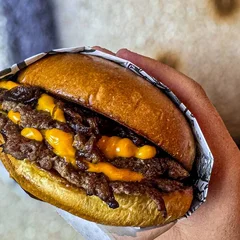 Ultra Smash Cheddar Melt 2.0 - Explosão de Cheddar!