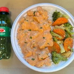 Strogonoff Frango & Legumes + Guaraná Pet + R$ 18,99 leve outra marmitex