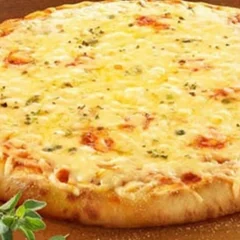 Pizza Família ( 35cm ) + Brotão Banana Nevada 25cm + Antártica 1,5 Litros