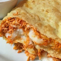 Pastel de Frango com Requeijão Unidade (Aprox. 190g).