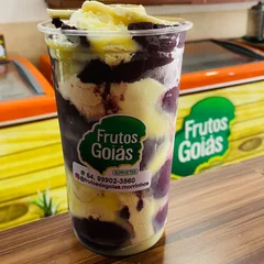 700 ml + 3 Acompanhamentos Simples + Chantilly
