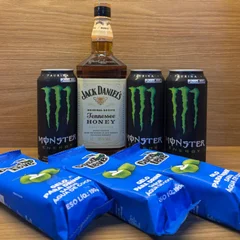 COMBO JACK HONEY 1 L + 3 MONSTER 473ML + 3 GELO DE COCO 200ML 
