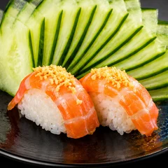 Niguiri Salmão Trufado com Flor de Sal e Limão Siciliano - 5 peças