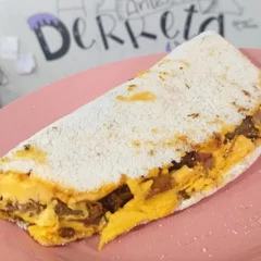 TAPIOCA CARNE SECA C/ QUEIJO 