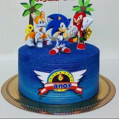 Bolo de Aniversário Personalizado "P" - Serve de 12 a 15 fatias