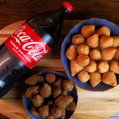 100 Salgadinhos (frito) + Refrigerante 1,5l