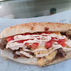 Churrasco Com Vinagrete Na Baguete