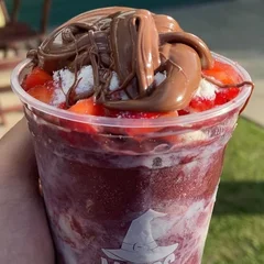 Morango + Nutella + Leite condensado + Leite em pó