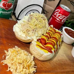 Dog frango e bacon com purê
