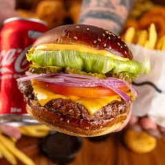 1 Classico Salada 150g + 1 Porção de Fritas 70g + 1 Coca Lata (cópia)