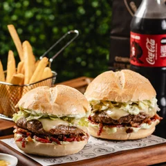2x Big Burguer + 2x Batata frita + Refri 600ml