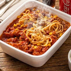 Fettuccine com Bacon, Milho e Calabresa 