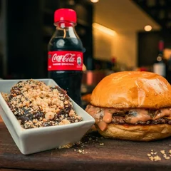 Smash in + Brigadeiro + Coca mini