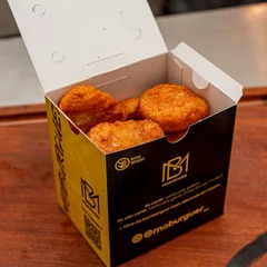 Nuggts + molho barbecue 