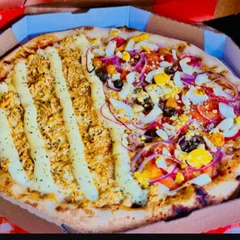 Pizza Família 1/2 Frango com Catupiry, 1/2 Portuguesa 